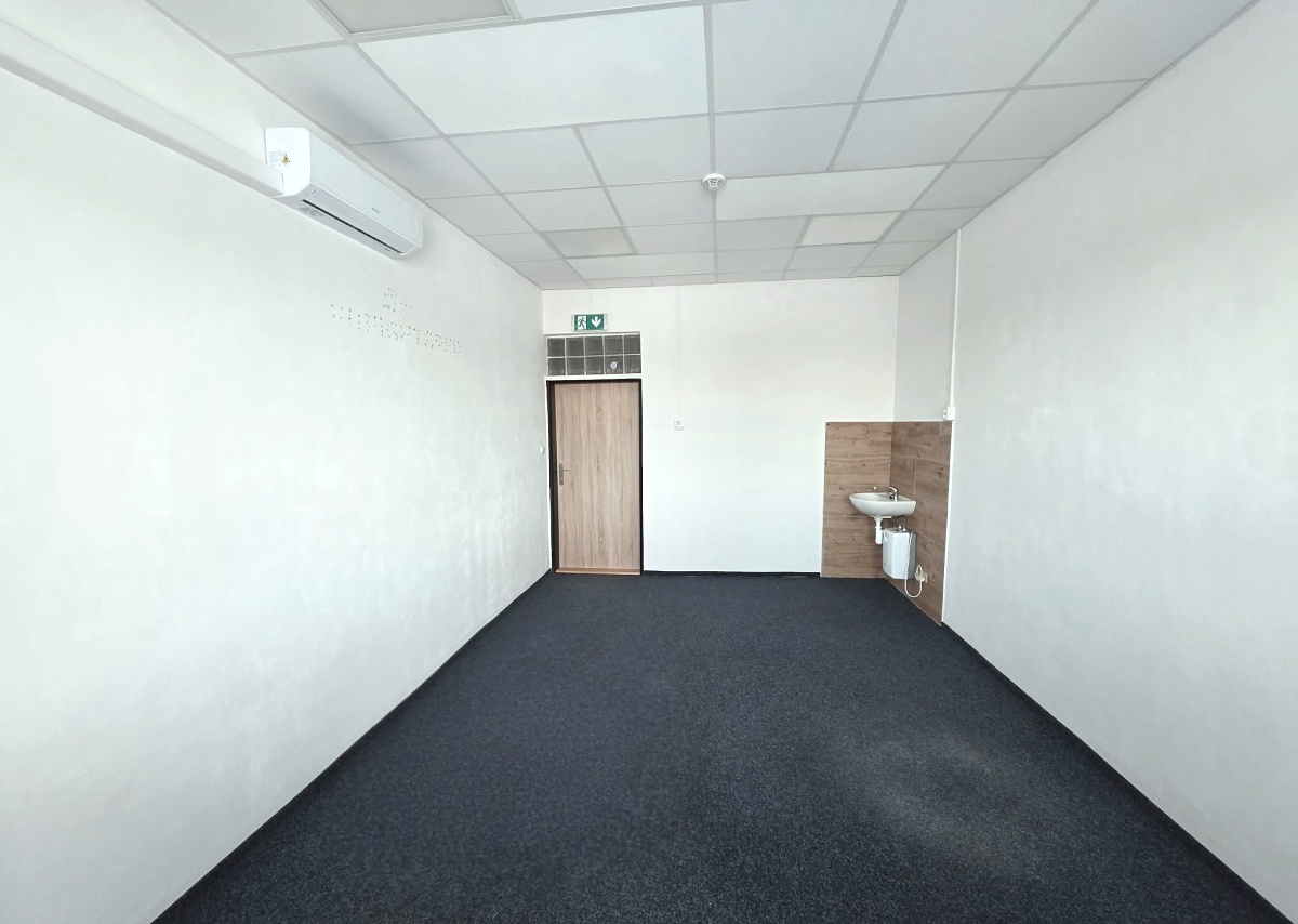 Pronájem kanceláře, Ostrava Poruba, ulice Záhumenní